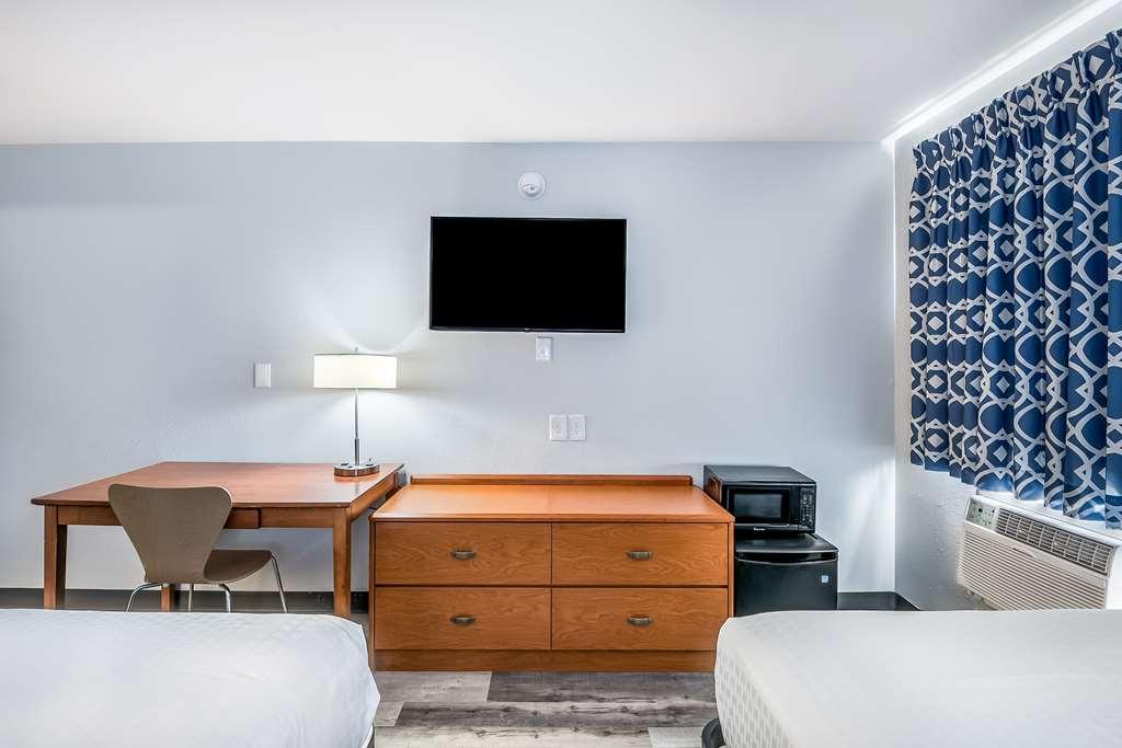 Americas Best Value Inn East Peoria Room photo