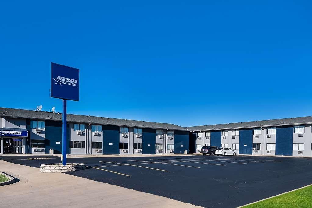 Americas Best Value Inn East Peoria Exterior photo