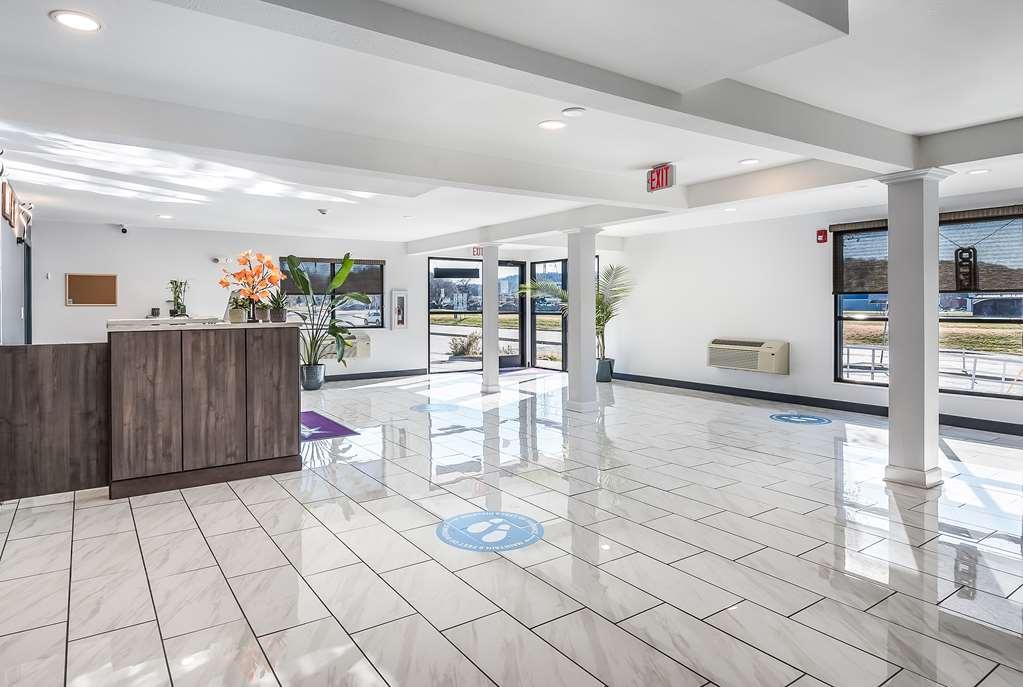 Americas Best Value Inn East Peoria Interior photo
