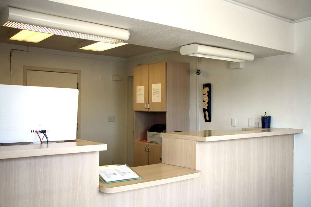 Americas Best Value Inn East Peoria Interior photo
